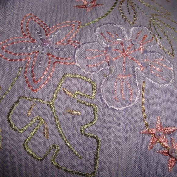 Alfred Dunner Embroidered Sequin Blouse Short Sleeve Button Up Top Purple sz 8P - Picture 4 of 6